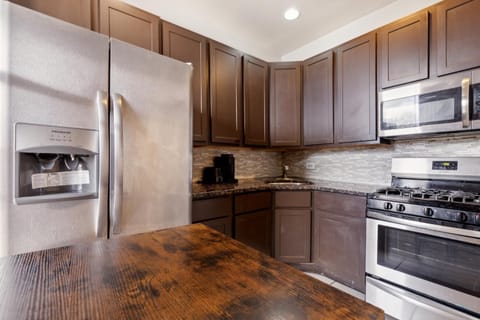 Comfortable Condo in the Heart of Bronzeville condo Apartment in Chicago