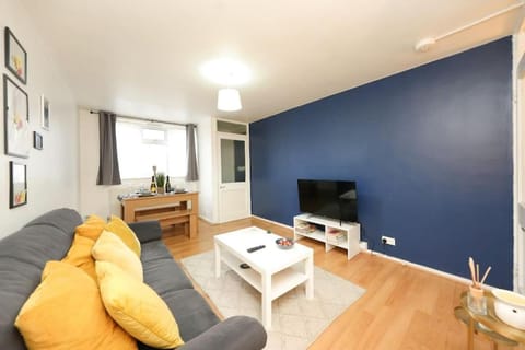 Cosy One Bedroom Apartment Condo in London Borough of Islington
