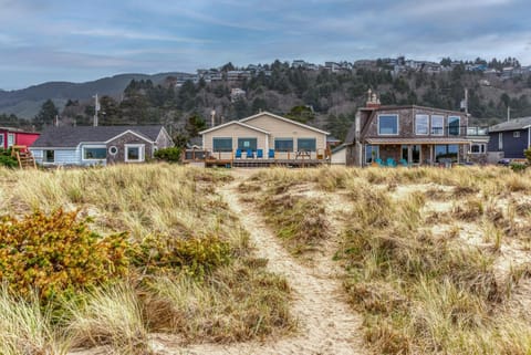 The ViewMaster House in Rockaway Beach