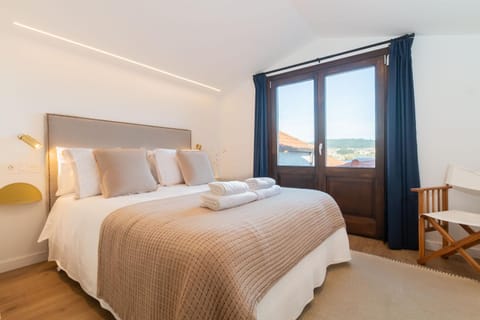 Bed, Photo of the whole room, Bedroom, Sea view, Sea view, towels