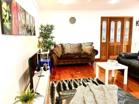 Penrith Relaxing Beauty 3BR Entire House Sleep 8 House in Penrith