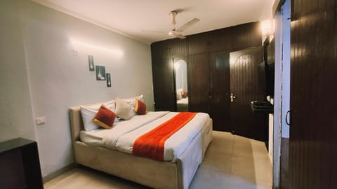 Hotel lodge kalkaji Bed and Breakfast in New Delhi