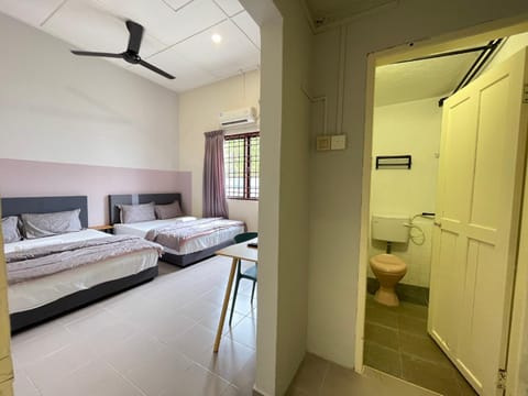 Muslim Homestay Teluk Intan ( Hotel Style Room ) by Mr Homestay Vacation rental in Perak Tengah District