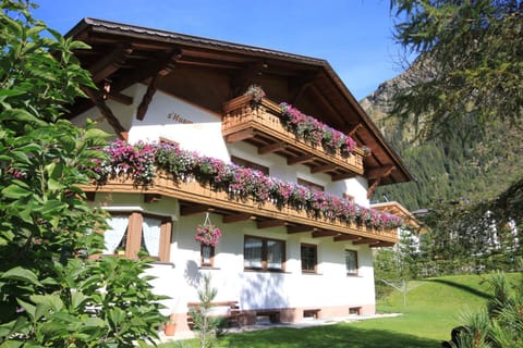 Facade/entrance, Summer