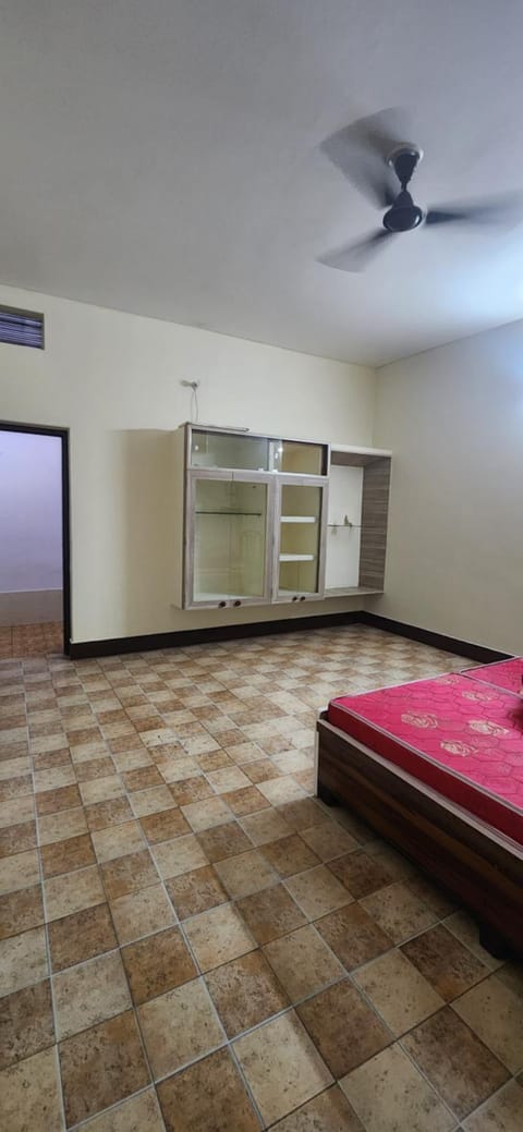 2 R K Furnished Vacation rental in Varanasi