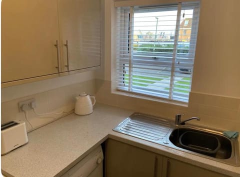 One bedroom ground floor flat central Chichester Apartment in Chichester