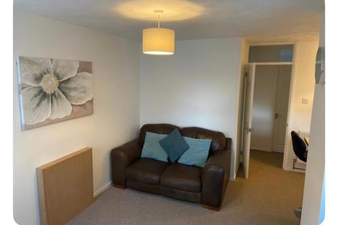 One bedroom ground floor flat central Chichester Apartment in Chichester