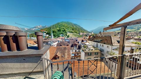 Property building, Nearby landmark, View (from property/room), Balcony/Terrace, City view, Mountain view