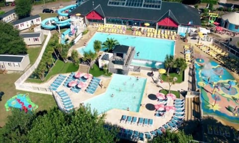 Bird's eye view, Pool view