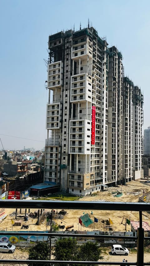 Rocky’s Place Apartment in Noida