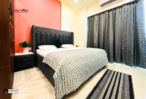 Luxury Home Stay By VelvetHouz Apartment in Noida