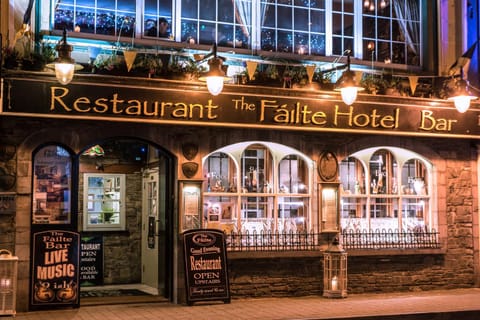 Restaurant/places to eat, Facade/entrance