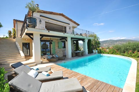 Property building, Patio, Spring, Day, Natural landscape, View (from property/room), Balcony/Terrace, Mountain view, Pool view, Swimming pool, sunbed