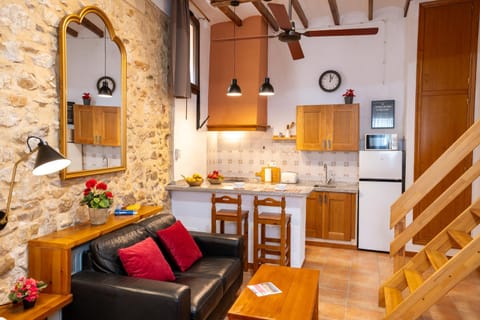Kitchen or kitchenette, Living room, Dining area