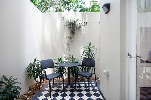 Funky Inner West Studio with Private Patio Wohnung in Marrickville