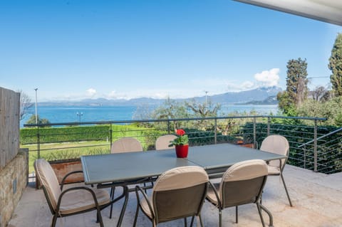 Timetofreedom Apartment Bellevue House in Bardolino