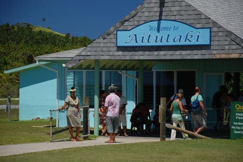 Facade/entrance, Area and facilities