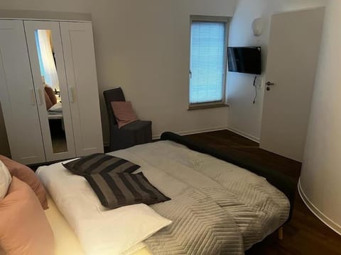 Maisonette Wohnung mit Dachterrasse - keine Vermietung an Monteure Apartamento in Düren