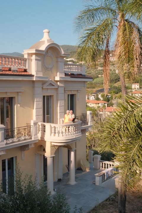 Property building, Balcony/Terrace