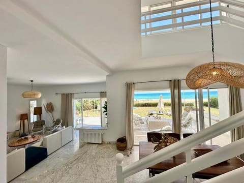 Living room, Dining area, Sea view