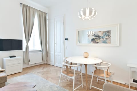 HeyMi Apartments Oper Apartment in Vienna