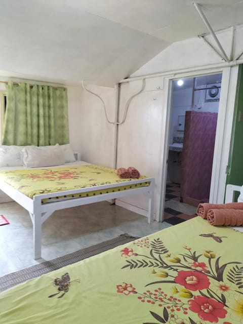 Cronin Residence Inn Bed and Breakfast in Oslob