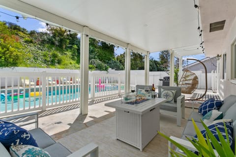 Stunning Coastal Escape with Private Pool, Spa, Arcade, Disney, Beach House in Mission Viejo