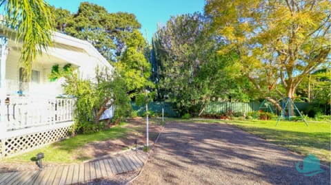 Property building, Day, Garden, Garden view