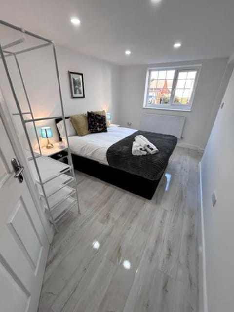Cathedral Walk 3 Bed Coachhouse Apartment in Lichfield