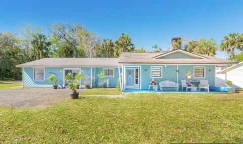 PETS FRIENDLY - WATERFRONT - The BLUE HOUSE ON TOMOKA RIVER House in Ormond Beach