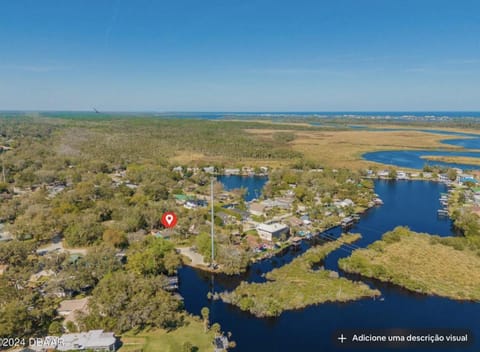 PETS FRIENDLY - WATERFRONT - The BLUE HOUSE ON TOMOKA RIVER Casa in Ormond Beach