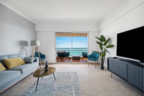 TV and multimedia, Living room, Sea view