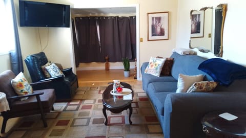 Home Away from Home - Guest Suite 1 Bed and Breakfast in Red Deer