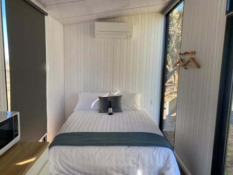 Nichol Road Hideaway by Tiny Away Haus in Yackandandah