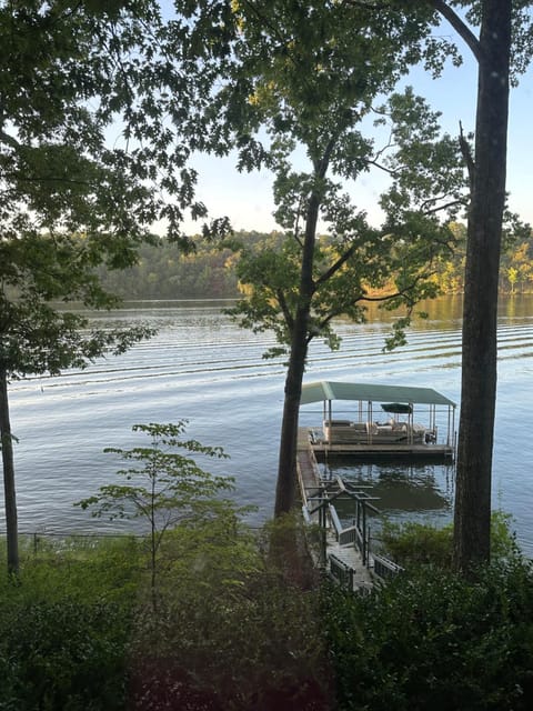 Beautiful Hot Springs Home on Lake Catherine with Boat Dock House in Fenter Township