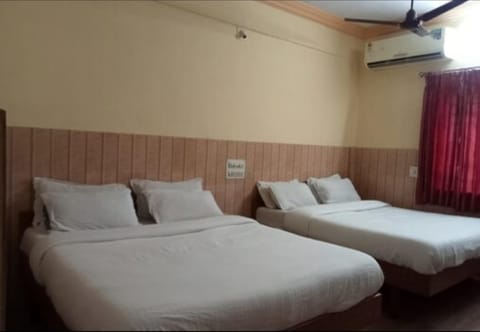 Apsara Guest House Bed and Breakfast in Ahmedabad