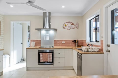 Sandy Shores Getaway Condo in Mandurah