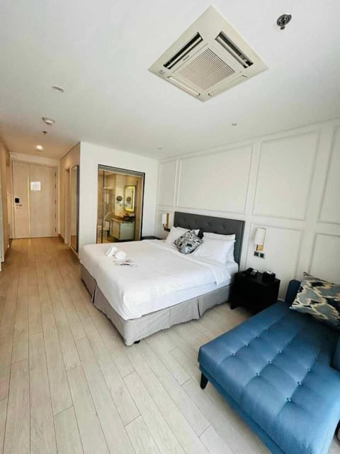GOLDEN APARTMENT With SEA VIEW Hotel in Da Nang
