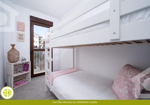 Bedroom, bunk bed