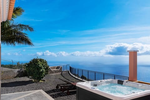 Day, Hot Tub, Balcony/Terrace, Sea view