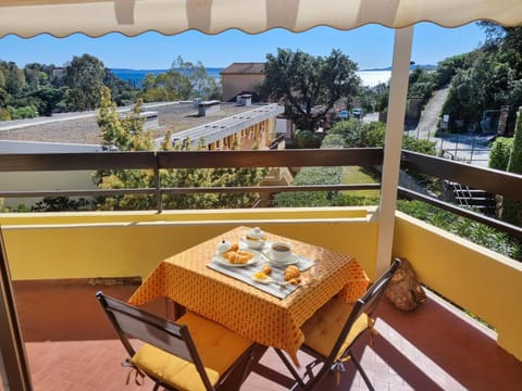 Patio, Natural landscape, View (from property/room), Dining area