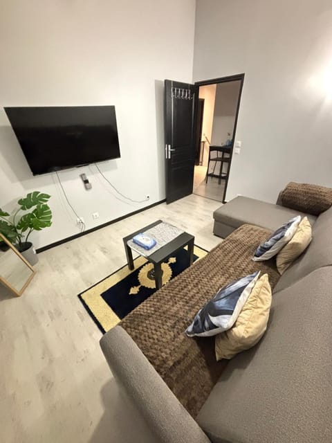 Communal lounge/ TV room, TV and multimedia, Living room, Seating area