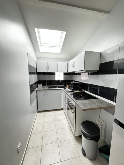 Kitchen or kitchenette, minibar, pet friendly, stove