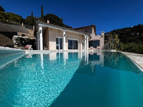 Cactus - Villa avec piscine, vue sublime, Salle de jeux - by TGB Villa in Rayol-Canadel-sur-Mer