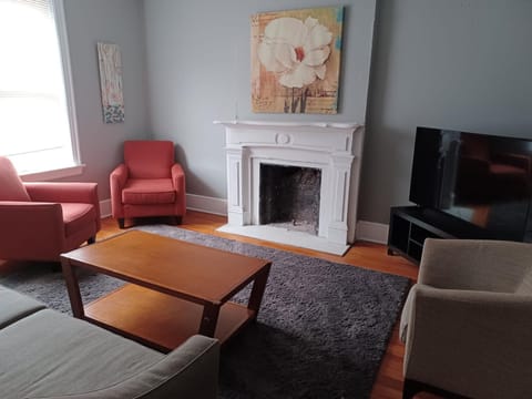 Historic First Floor Unit in STL - 5 Bedrooms House in Saint Louis