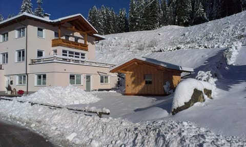 Facade/entrance, Winter