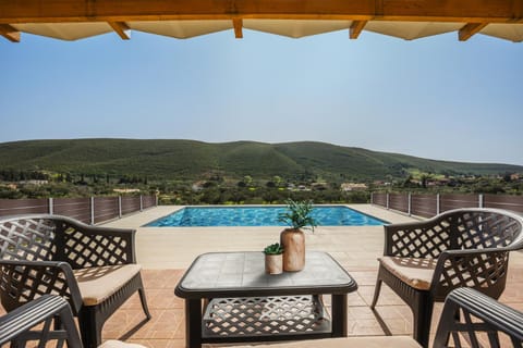 Natural landscape, Balcony/Terrace, Mountain view, Pool view, Swimming pool