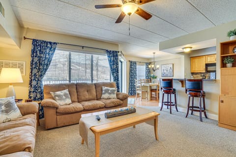 Lake Harmony Condo with Big Boulder Lake Views Appartamento in Big Boulder Lake