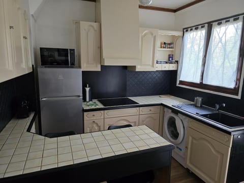 Kitchen or kitchenette, stove, stove, kitchen, kitchen