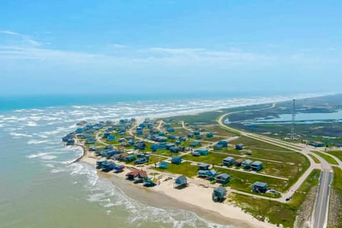 The Bailey Beach Escape House in Alvin